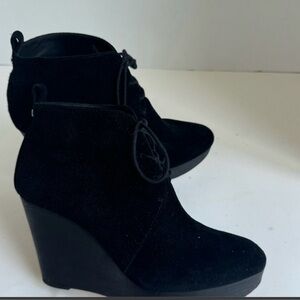 Michael Michael Kors Women's Pierce Lace Up Wedge Bootie Suede, Black Size 8.5
